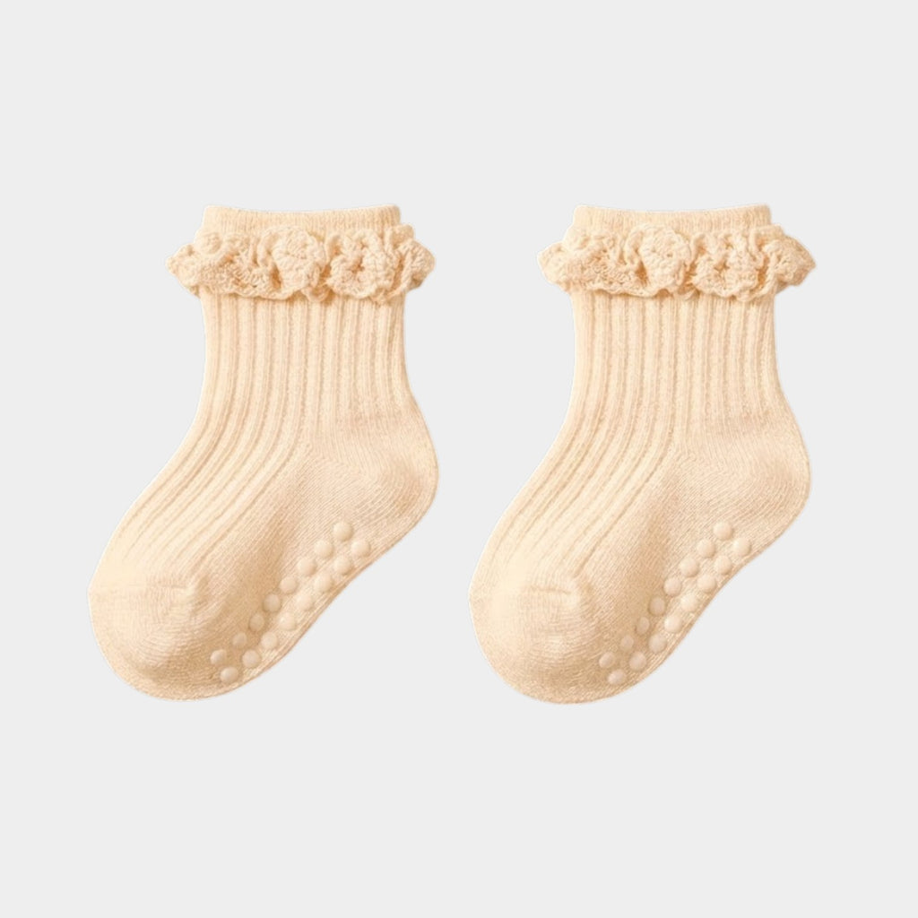 Delicate Lace Ruffle Ribbed Ankle Socks