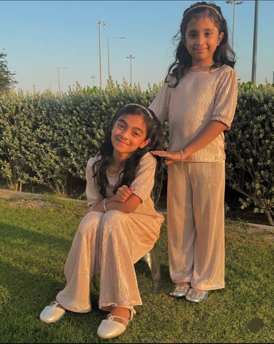 Girls’ Velvet Pleated Loungewear Set – Kids