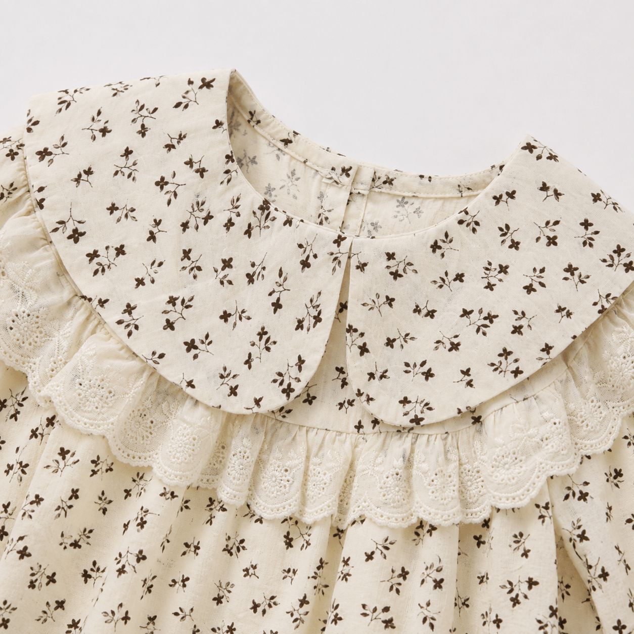 Cream Floral Print Blouse with Lace Collar