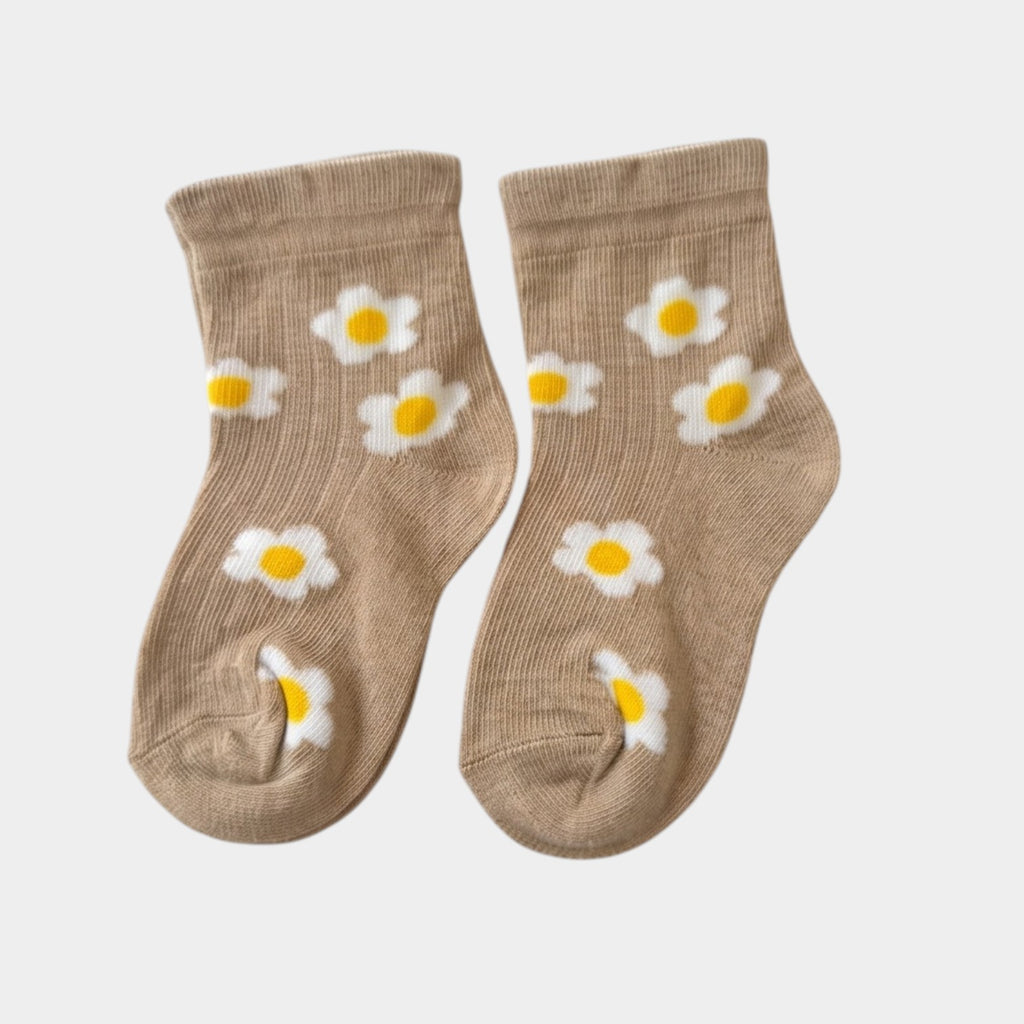 Retro Daisy Knit Ankle Socks Collection